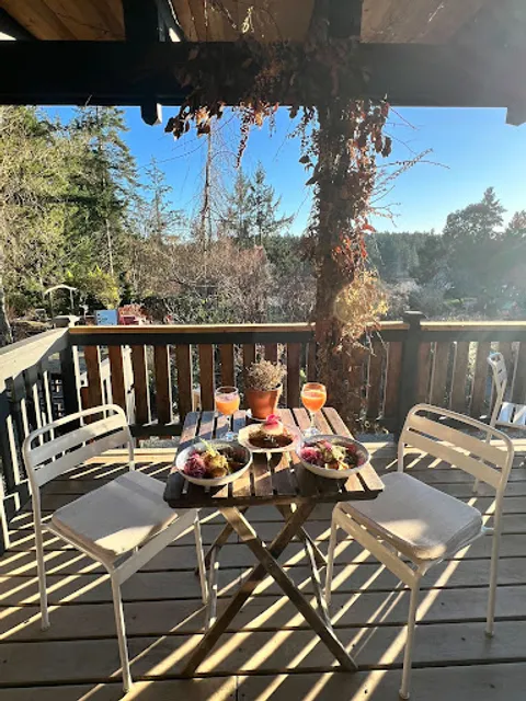 Charlotte & the Quail