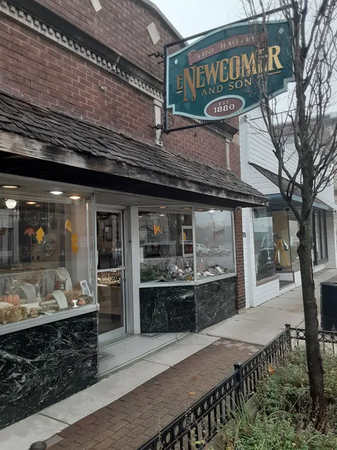 E Newcomer & Son Jewelers Inc