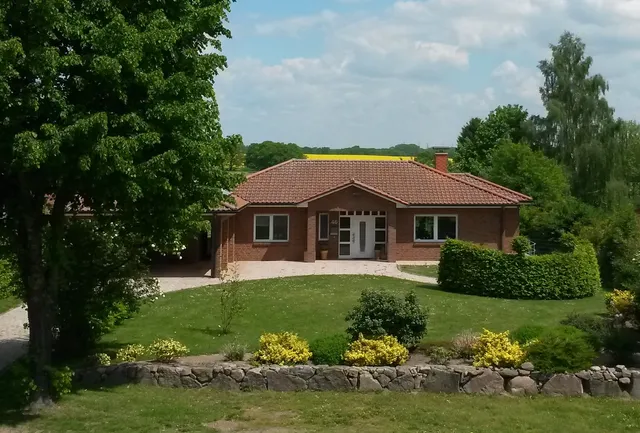 Ferienhaus (bis 8 P.) im Biosphärenreservat Schaalsee - Hunde & Katzen willkommen