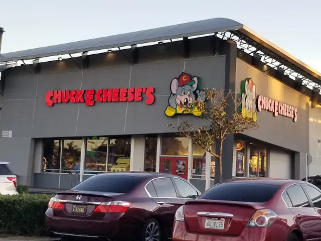 Chuck E. Cheese