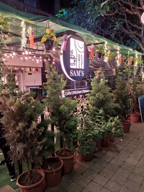 Sam's Cafe Kitchen & Bakery