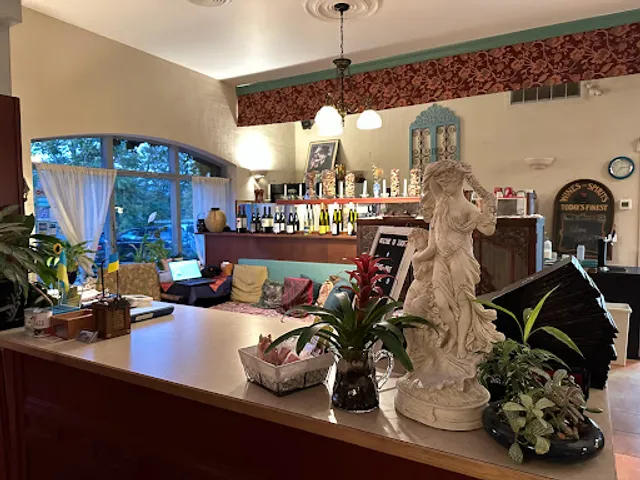 Zias Stonehouse Restaurant