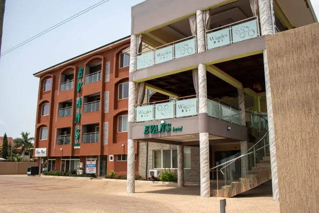 Evans Hotel