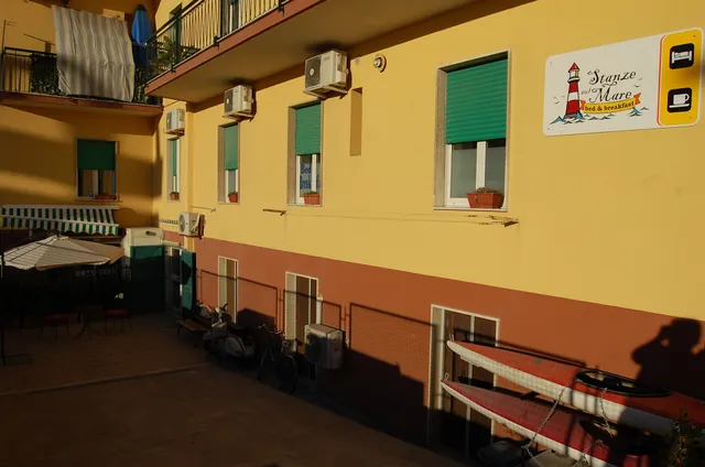 Stanze sul Mare B&B and Apartments