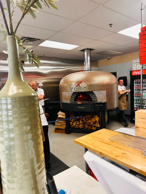 Tramonti Pizzeria: Forno a Legna