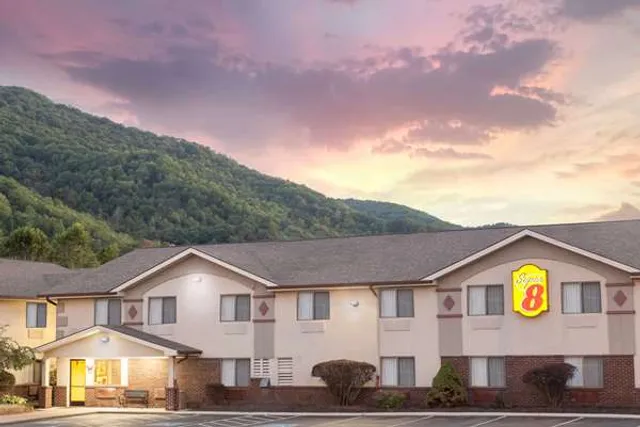 Super 8 by Wyndham Norton VA