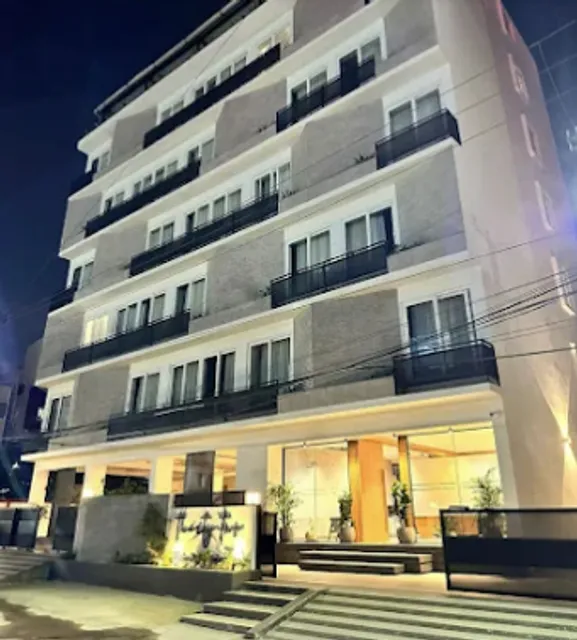 32 Urban By Akoya Hotels