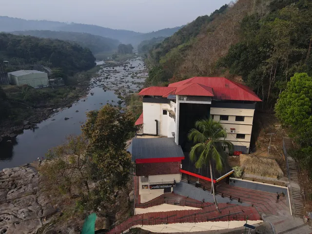 Mountain Mist Resort Perunthenaruvi