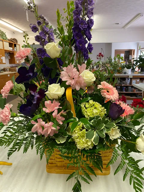 The Wayne Greenhouse Flowers & Gifts