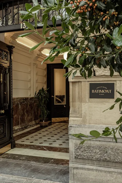 Batimont Suites & Apartments