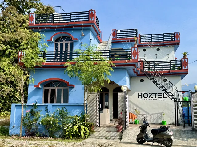Hoztel Jollygrrant Doon (Near Dehradun Airport)