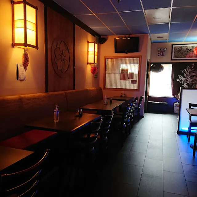 Tomo Sushi Japanese Cuisine & Bar