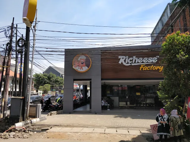 Richeese Factory Fatmawati