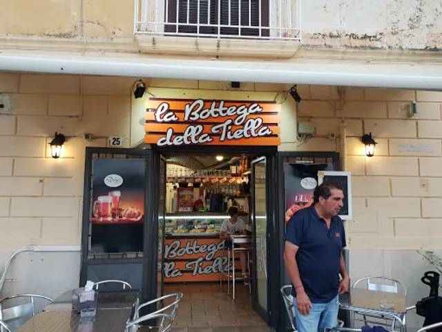 La Bottega Della Tiella