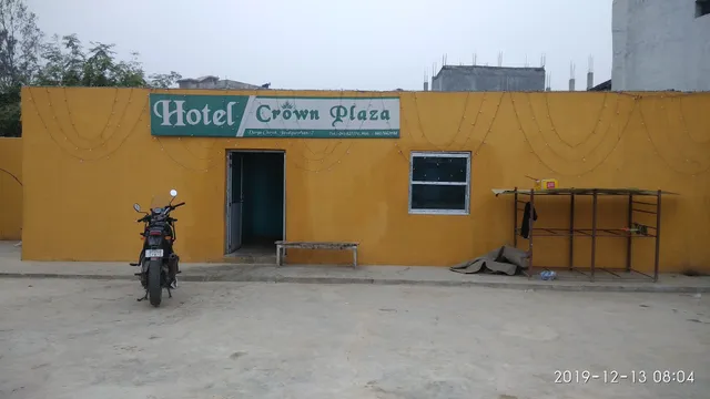 OYO 766 Hotel Crown Plaza