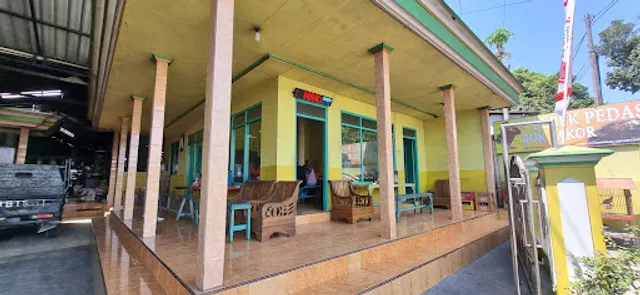 Galis Spicy Fried Duck Restaurant