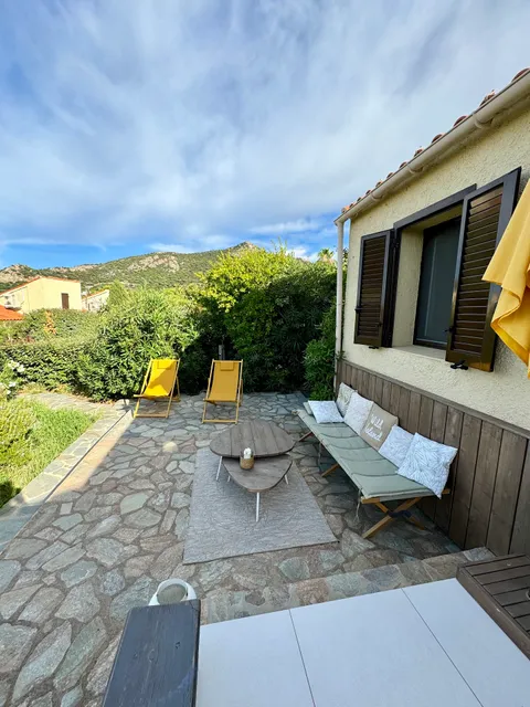 Belle maison à louer! Vos vacances face à la mer à Piazze 63