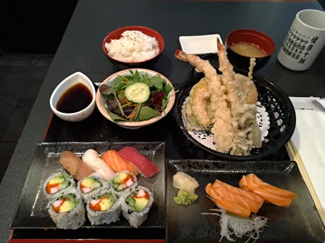 Tomo Sushi Richmond Hill