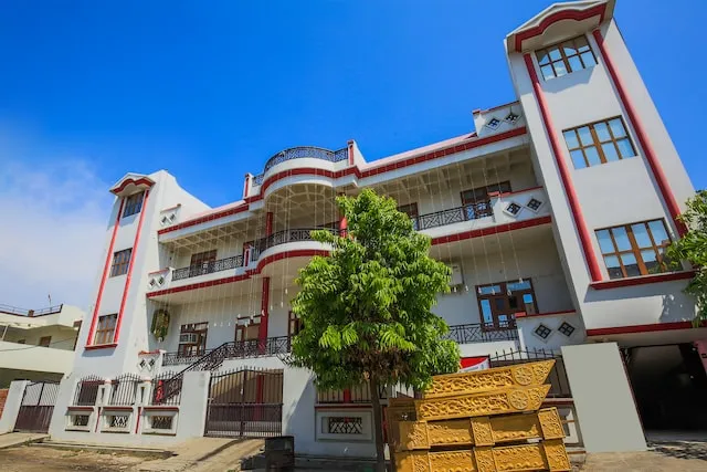 OYO 37175 Divyata Palace