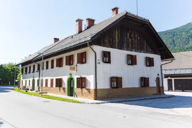 Apartments Petacova Hiša