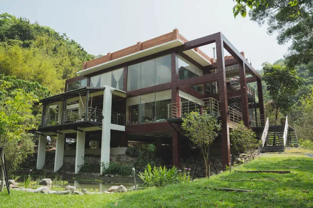 山也未央 Lieu de bonheur｜宜蘭員山包棟民宿｜親子民宿 寵物友善｜自然生態度假 山林療癒系｜中式美學、老件收藏、心靈療癒課程、精油手作