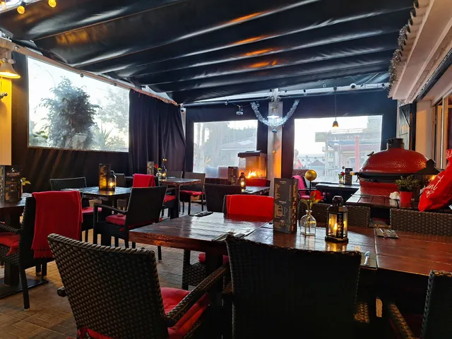 Op d'n hoek / En la esquina