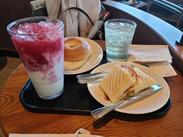 스타벅스 대전신흥역DT점