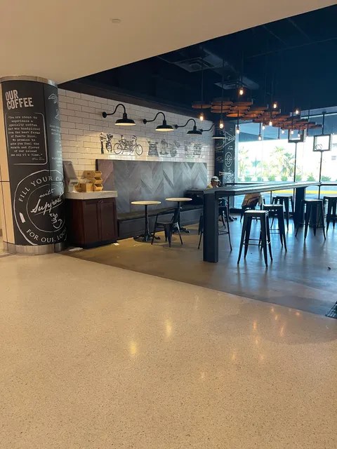 Gustos Coffee Co. (Public Area)