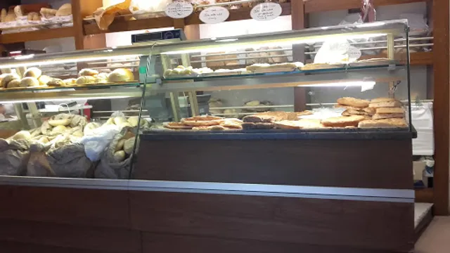 Panetteria Pasticceria Forno Tarantola Dal 1935 Di Tarantola Ilaria