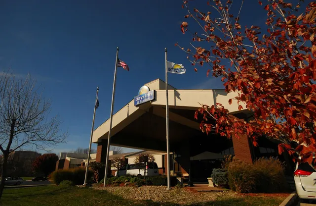 Days Inn & Suites by Wyndham Northwest Indianapolis