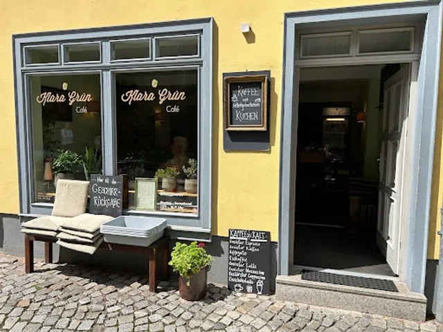 Klara Green - Café