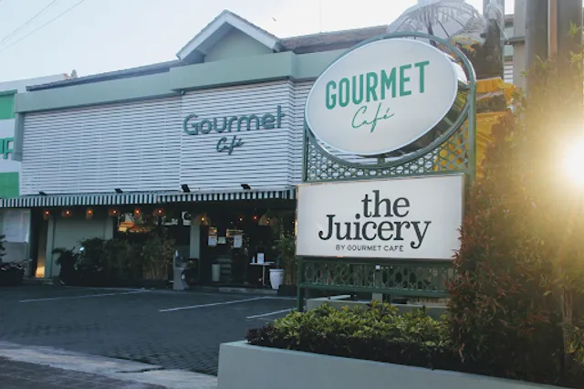 Gourmet Cafe Dewi Sri