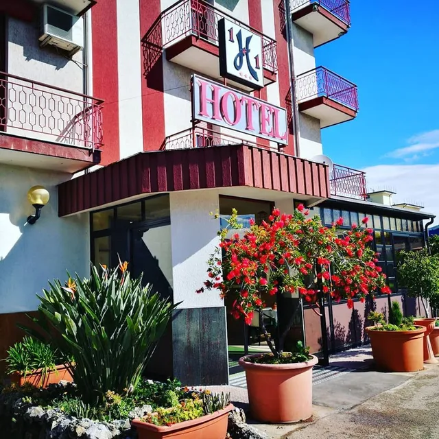 Hotel 1+1 Di C. Costabile & F.lli Sas