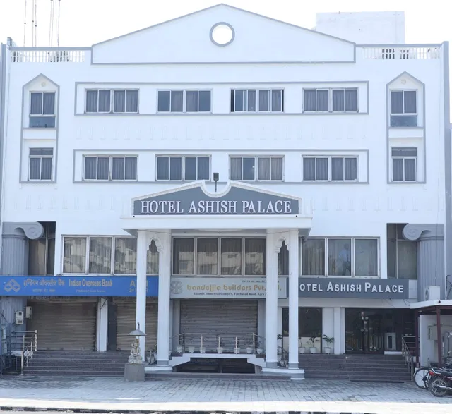 Hotel Ashish Palace