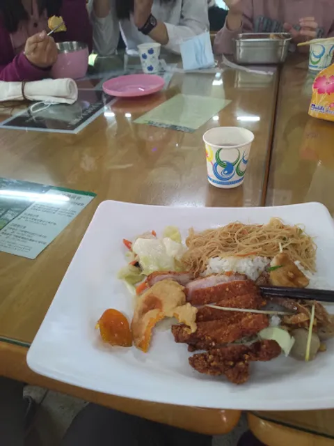 憶香軒 簡餐 · 牛排 · 快炒