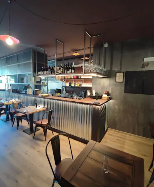 VOLATILE vineria e cucina