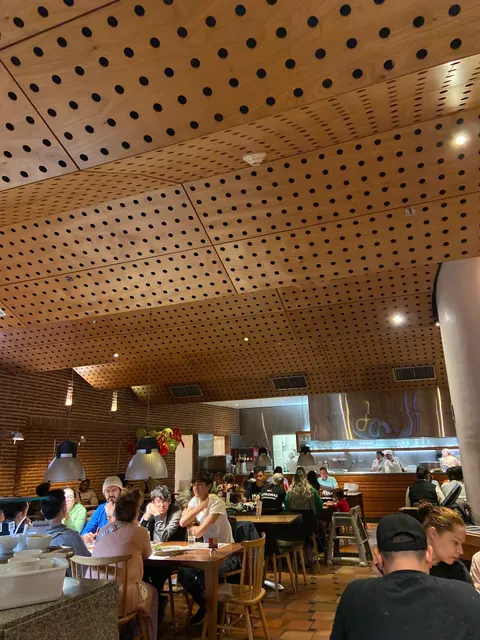 Crepes & Waffles - Piso 3 Salitre Plaza