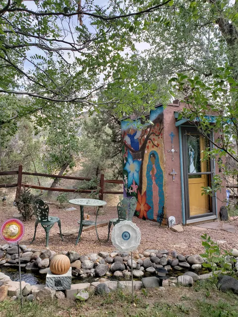 Grizzly Roadhouse B & B