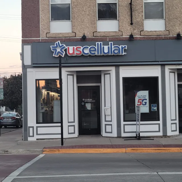 Authorized Retailer UScellular & T-Mobile