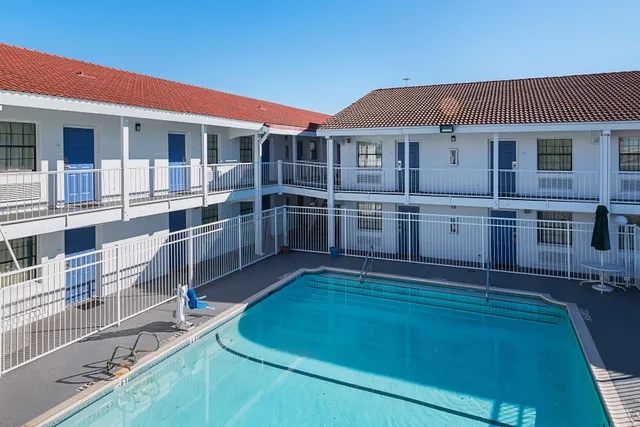 Motel 6 Grand Prairie, TX - Interstate 30