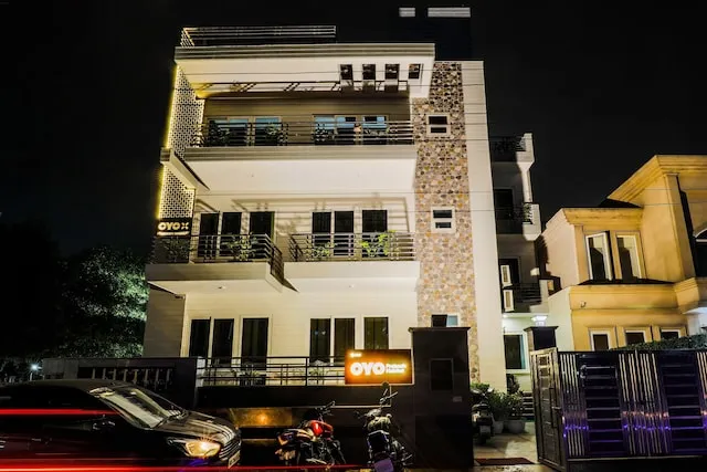 OYO Capital O 325 MEDANTA SQUARE