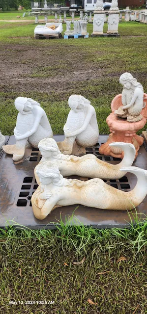 Rubber Necker's Market