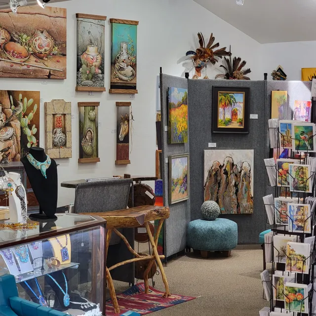 Cactus Wren Art Gallery & Nest