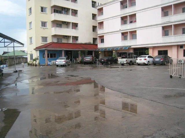 เจริญมิตร์คอร์ท