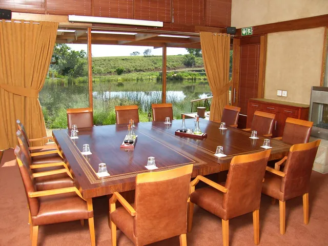 Forum Homini & Roots Restaurant