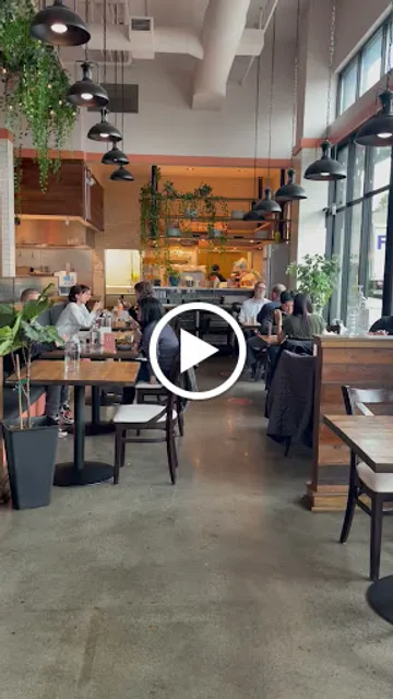 CrackleMi - Vietnamese Grill