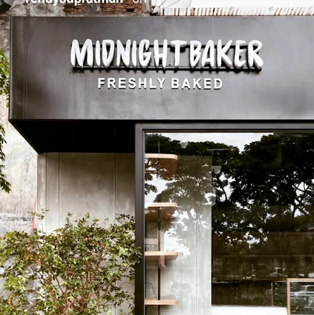 MIDNIGHTBAKER UNESA