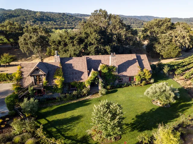 Briarwood Cottage at ONX Estate Vineyard