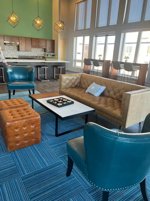 The 700 on Washington Apartments