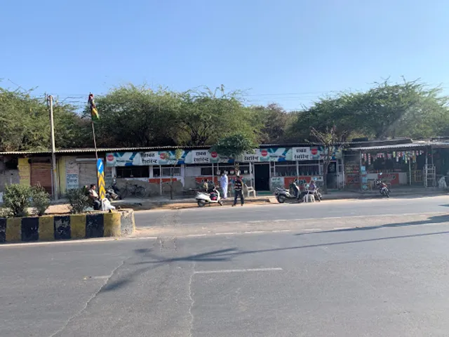 New Rawat Kathiyawadi restaurant and cafe